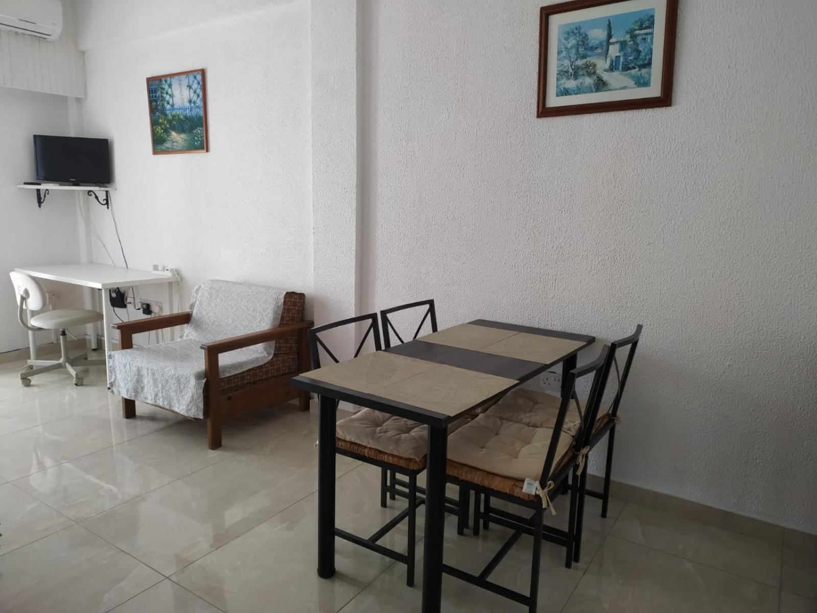 1 Bedroom Apartment Larnaca Oda fotoğraf